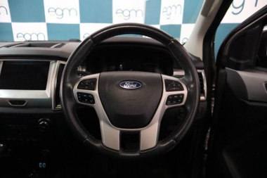 17160FordEverest002-th.jpg