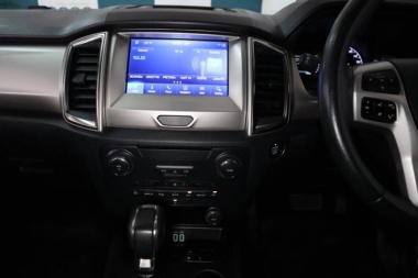 17160FordEverest003-th.jpg