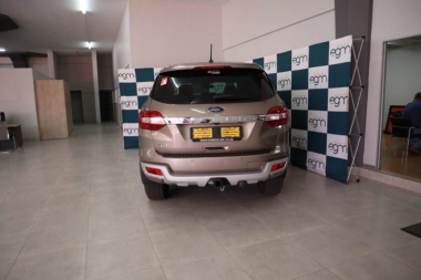 17160FordEverest010-th.jpg