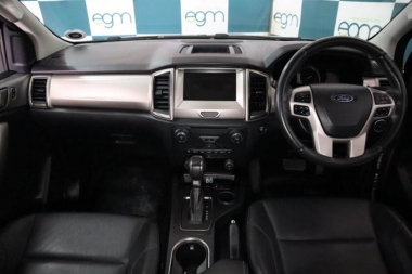 17160FordEverest019-th.jpg