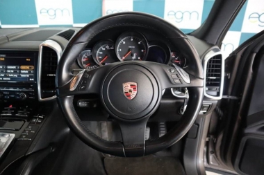 17200PorscheCayenne010-th.jpg