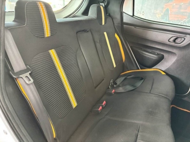17264RenaultKwid006-th.jpg