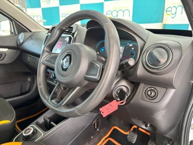 17264RenaultKwid008-th.jpg