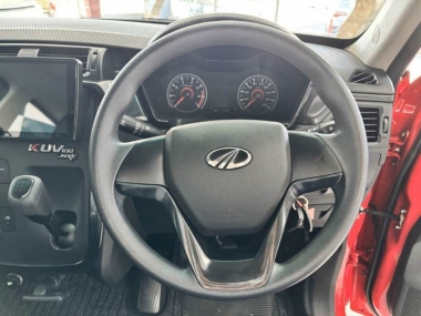 17289MahindraKUV010-th.jpg