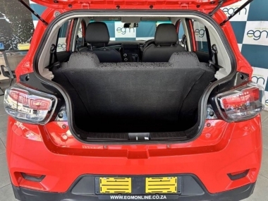 17289MahindraKUV017-th.jpg