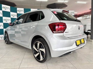 17294VolkswagenPolo015-th.jpg
