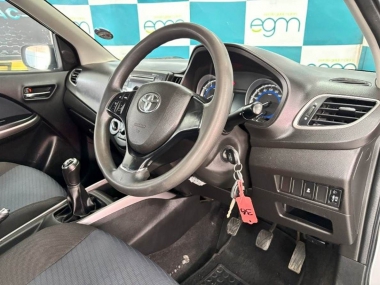 17316ToyotaStarlet009-th.jpg