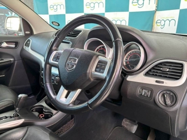 17319DodgeJourney010-th.jpg