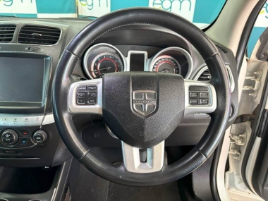 17319DodgeJourney011-th.jpg