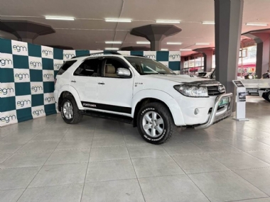 2011 Toyota Fortuner III 3.0 D-4D Raised Body - ABS,AIRCON,ELECTRIC WINDOWS,LEATHER SEATS,REVERSE CAMERA,TOWBAR,XENON LIGHTS,AIRBAGS,ALARM,CRUISE CONTROL,FULL-SERVICE RECORD,RADIO,BLUETOOTH,ANDROID &APPLE CARPLAY,USB,SPARE KEYS. Finance available, trade-ins welcome, T&C'S apply!!!