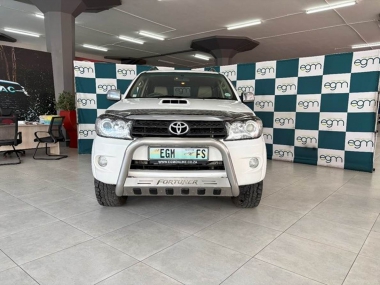 17321ToyotaFortuner002-th.jpg