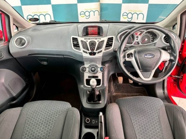 17332FordFiestaSport008-th.jpg