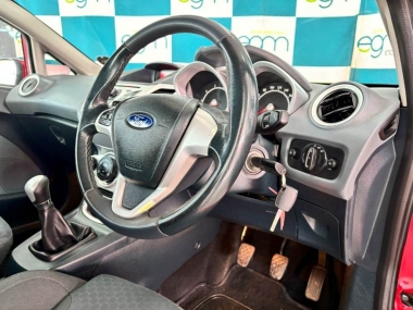 17332FordFiestaSport009-th.jpg