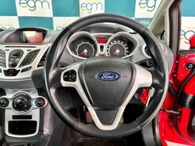 17332FordFiestaSport010-th.jpg