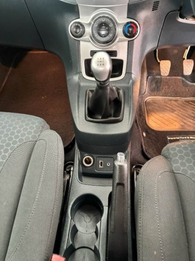 17332FordFiestaSport012-th.jpg