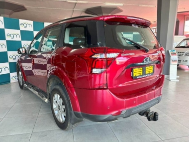 17375MahindraXUV018-th.jpg