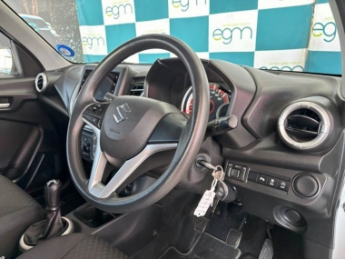 17396SuzukiCelerio009-th.jpg