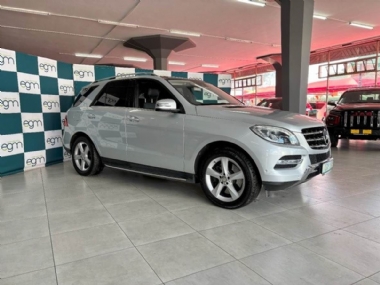 2014 Mercedes Benz ML 500 Blue Efficiency - ABS,AIRCON,CLIMATE CONTROL,ELECTRIC WINDOWS,LEATHER SEATS,PARK DISTANCE CONTROL,REVERSE CAMERA,360 REVERSE CAMERA,SAT NAV,TOWBAR,XENON LIGHTS,SUNROOF,AIRBAGS,ALARM,CRUISE CONTROL,FULL-SERVICE RECORD,RADIO,BLUETOOTH,
USB,CD,ELECTRIC BOOT,ELECTRIC SEATS,HEATING & COOLING CUP HOLDERS,SPARE KEYS. Finance available, Trade-ins welcome, Delivery country wide, T&C'S apply!!!