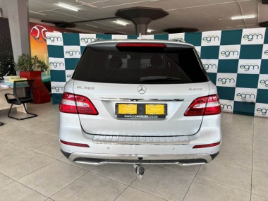 17414MercedesBenzBlueEfficiency018-th.jpg