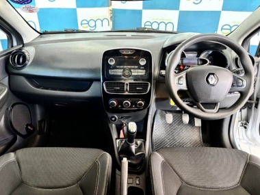 17468RenaultClioAuthentique008-th.jpg