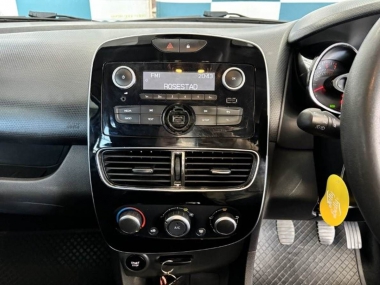 17468RenaultClioAuthentique011-th.jpg