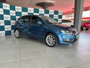 2017 Volkswagen (VW) Polo 1.2 GP TSi Highline DSG - ABS,AIRCON,ELECTRIC WINDOWS,AIRBAGS,ALARM,FULL-SERVICE RECORD,RADIO,BLUETOOTH,USB,
AUX,SPARE KEYS. Finance available, Trade-ins welcome, Delivery country wide, T&C'S apply!!!
