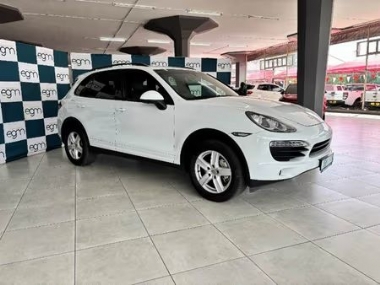 2012 Porsche Cayenne S Auto - ABS,AIRCON,CLIMATE CONTROL,ELECTRIC WINDOWS,LEATHER SEATS,PARK DISTANCE CONTROL,XENON LIGHTS,SUNROOF,AIRBAGS,ALARM,CRUISE CONTROL,FULL-SERVICE RECORD,RADIO,BLUETOOTH,AUX,CD,SPARE KEYS. Finance available, Trade-ins welcome, Delivery country wide, T&C'S apply!!!