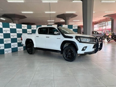 2017 Toyota Hilux 2.8 GD-6 Raider Double Cab 4x4 - ABS, AIRCON, ELECTRIC WINDOWS, LEATHER SEATS, REVERSE CAMERA, TOWBAR, AIRBAGS, ALARM, CRUISE CONTROL, PARTIAL-SERVICE RECORD, RADIO, BLUETOOTH, USB, AUX, SNORKEL, CD. Finance available, trade-ins welcome, T&C'S apply!!!