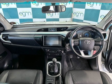 CONSToyotaHilux2.8008-th.jpg