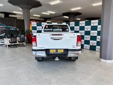 CONSToyotaHilux2.8019-th.jpg