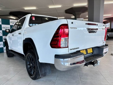 CONSToyotaHilux2.8020-th.jpg